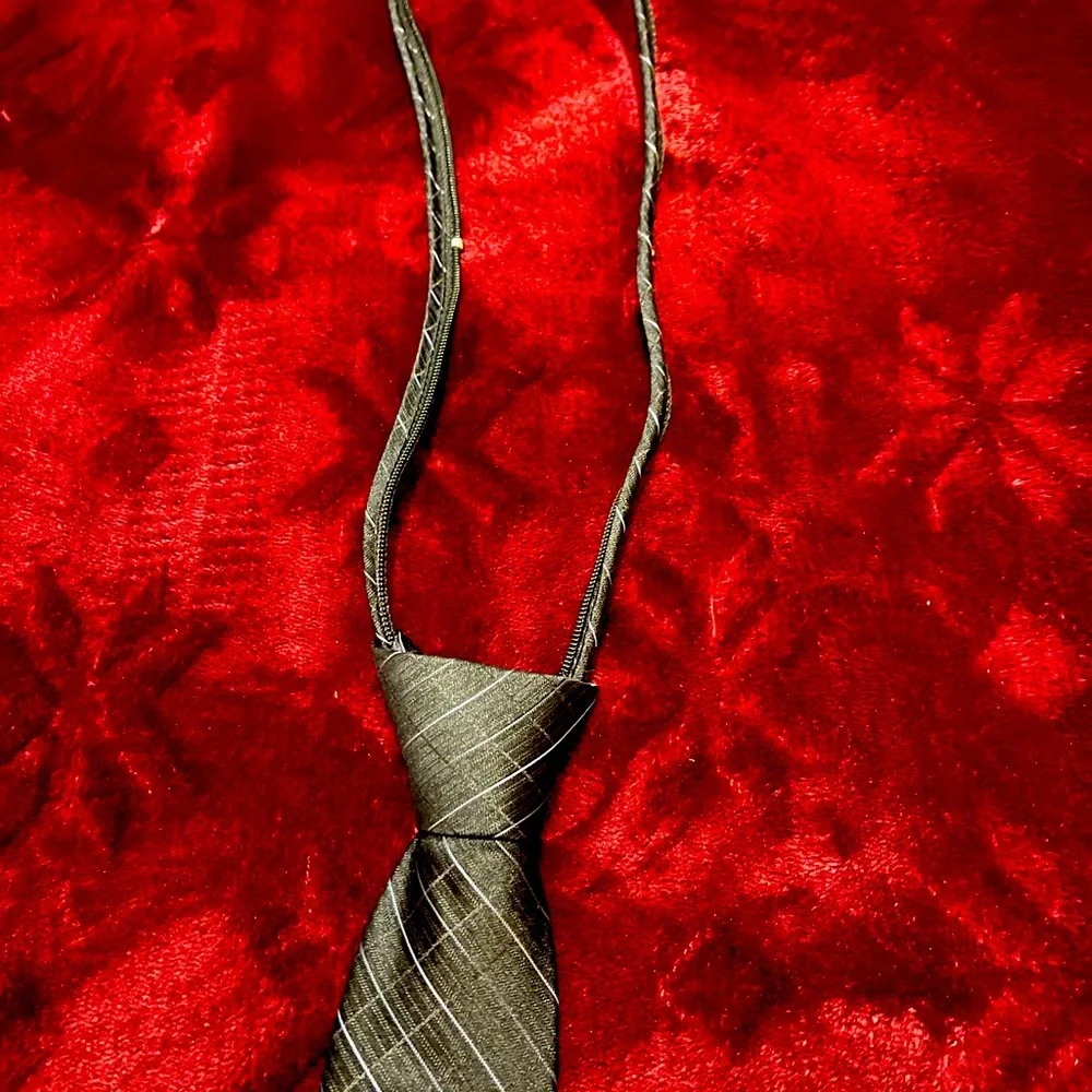 Calvin Klein 100% silk tie